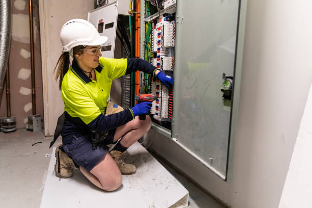 Best Electrical Repair Services  in Oelwein, IA