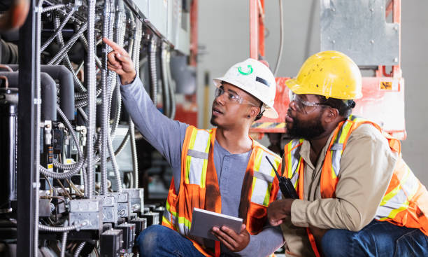 Best Commercial Electrician Services  in Oelwein, IA